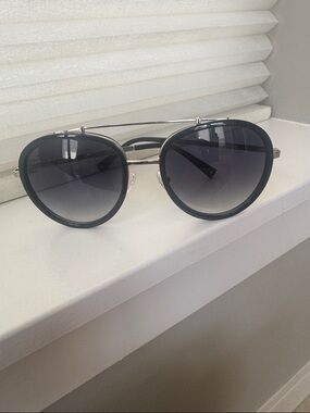 Kendall + Kylie Kk5005 Jules Sunglasses - black /gold